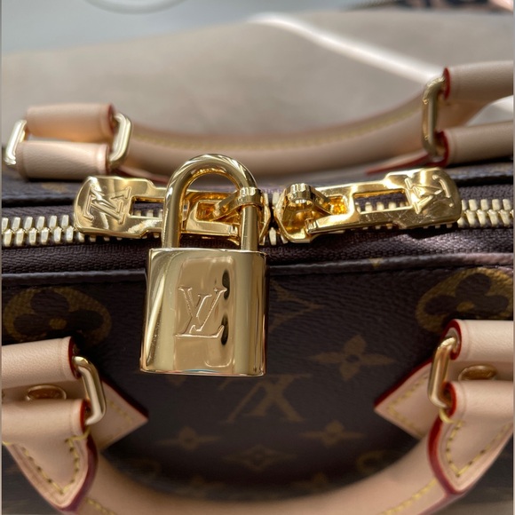 Authentic NEW Louis Vuitton Speedy B 20 Monogram π - Picture 8 of 13